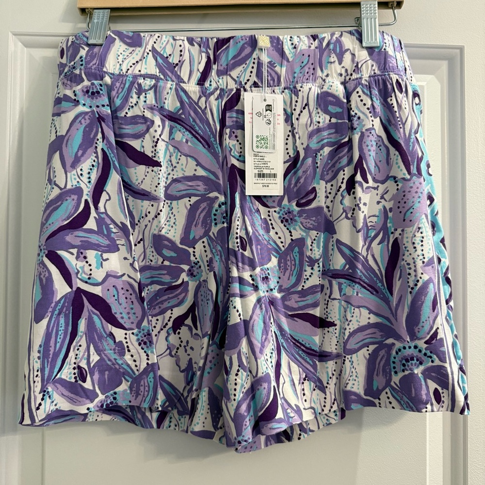 Lilly Pulitzer pull-on stretch shorts - Picture 2 of 3